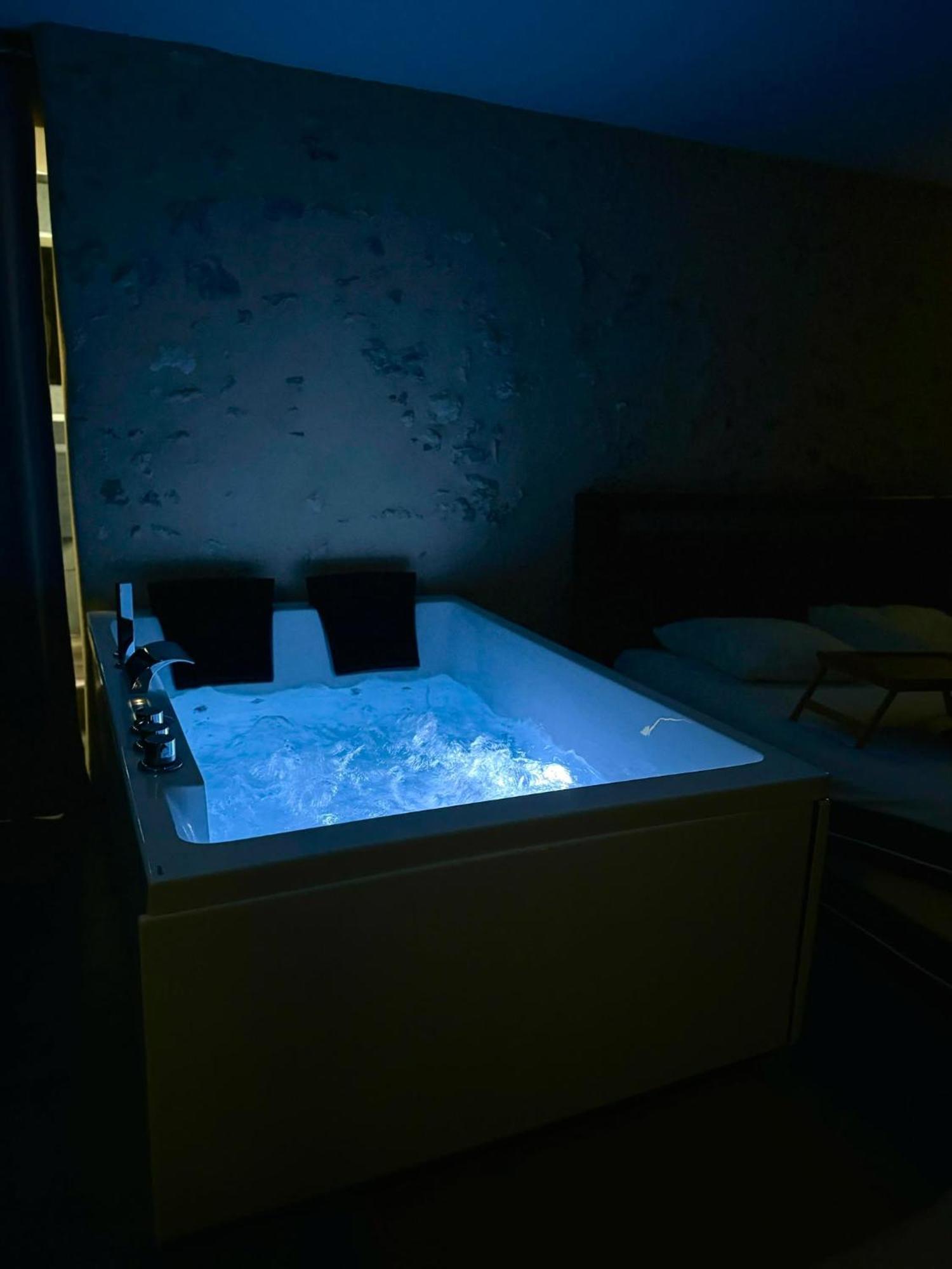 Love Queen Spa Detente Blois Exterior photo